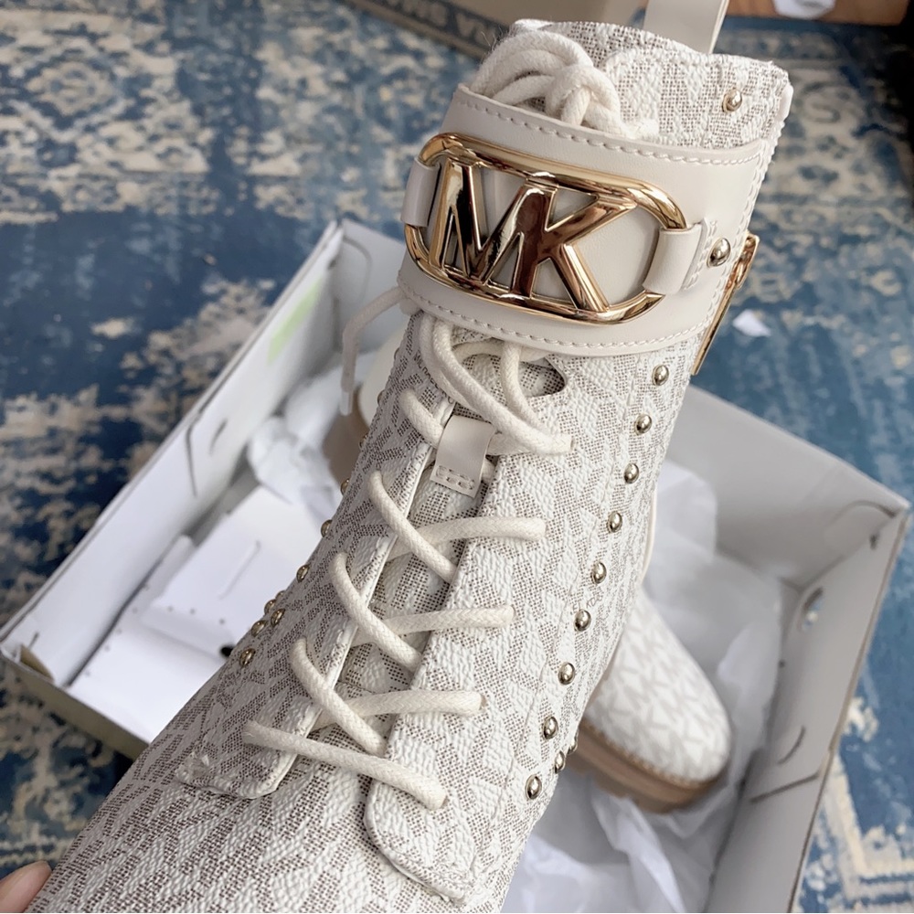 Michael Kors women lace up booties size 7.5 - Picture 3 of 11